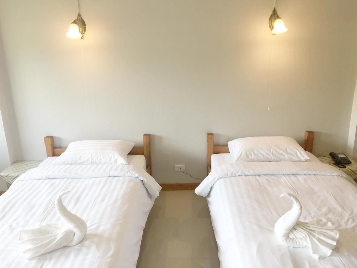 Baan Bangrak Residence Trang Buitenkant foto