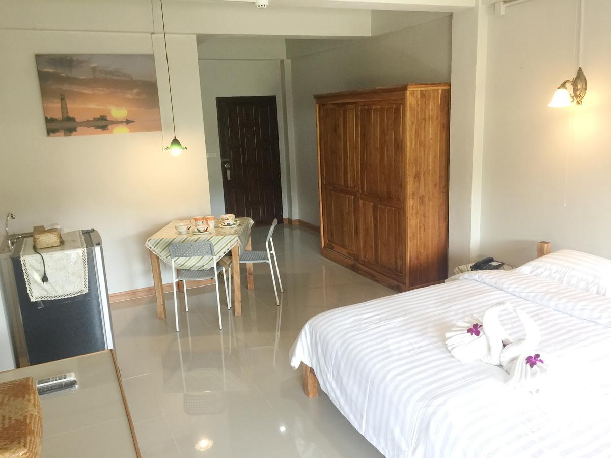 Baan Bangrak Residence Trang Buitenkant foto