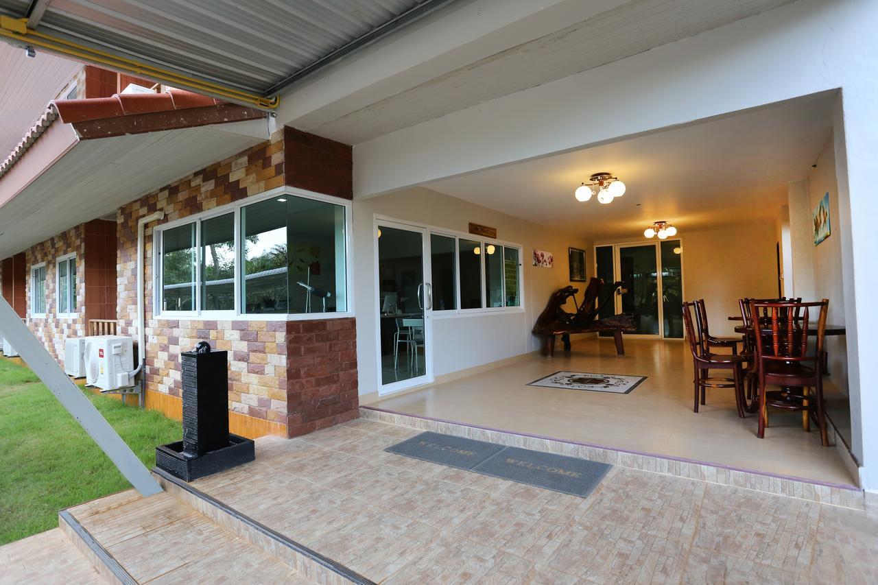 Baan Bangrak Residence Trang Buitenkant foto