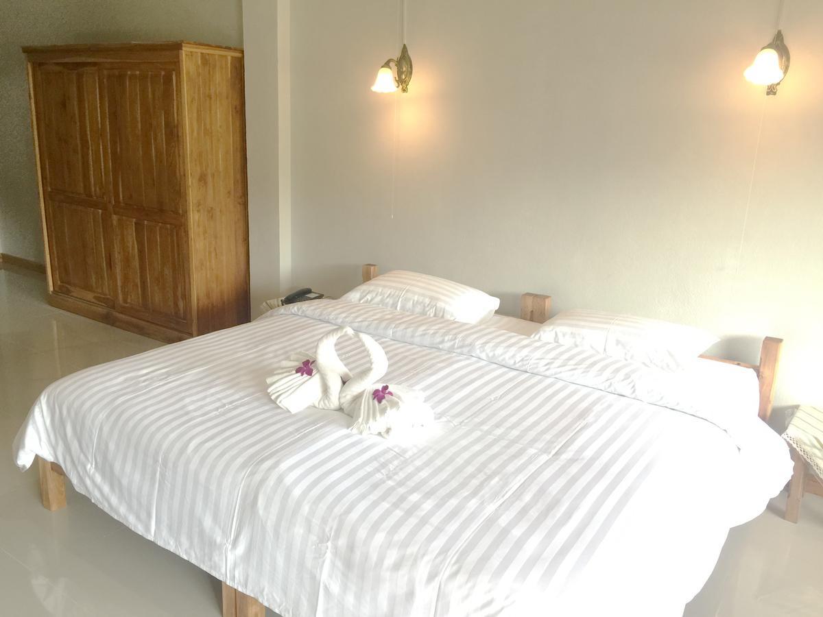 Baan Bangrak Residence Trang Buitenkant foto