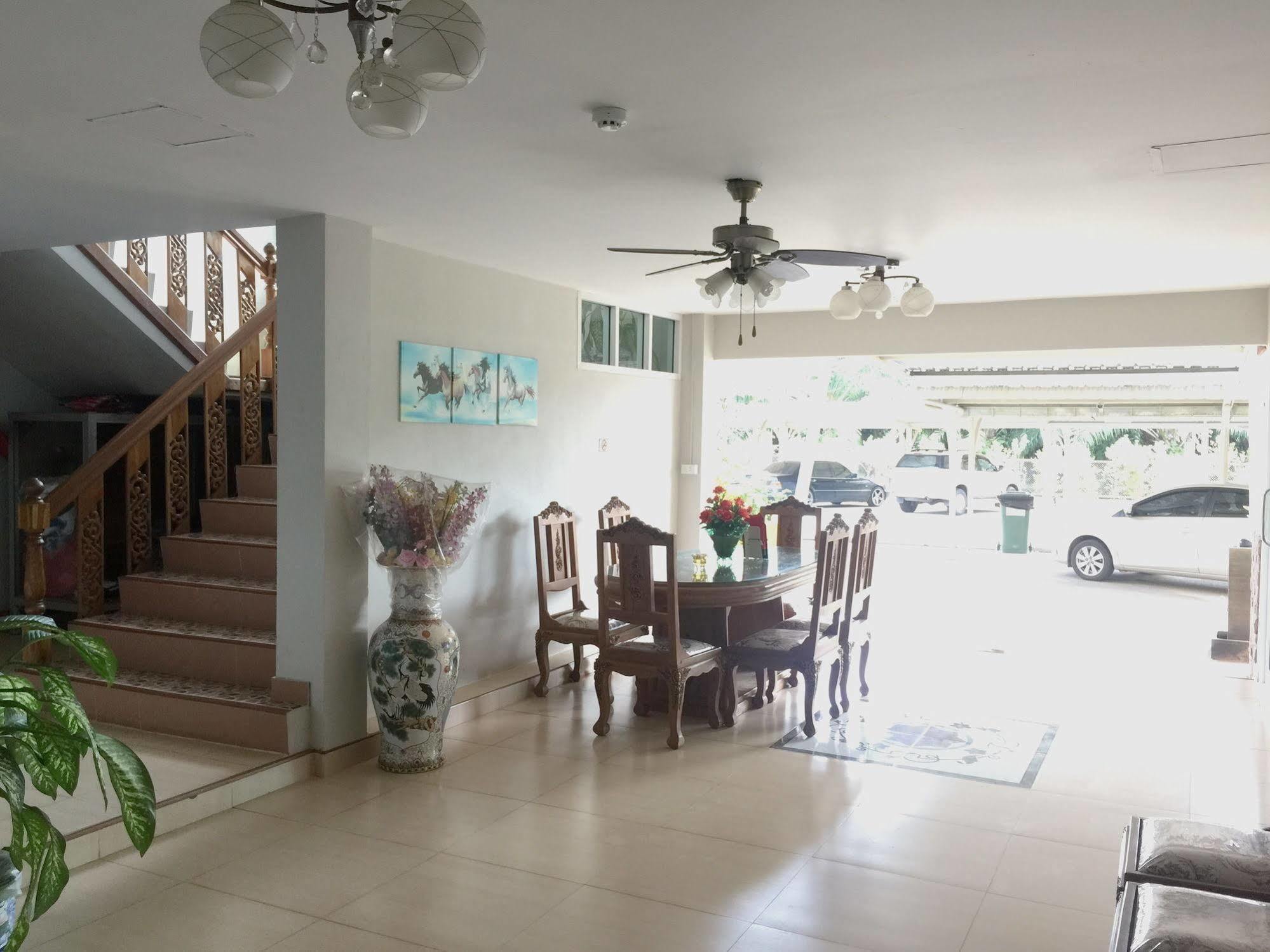 Baan Bangrak Residence Trang Buitenkant foto