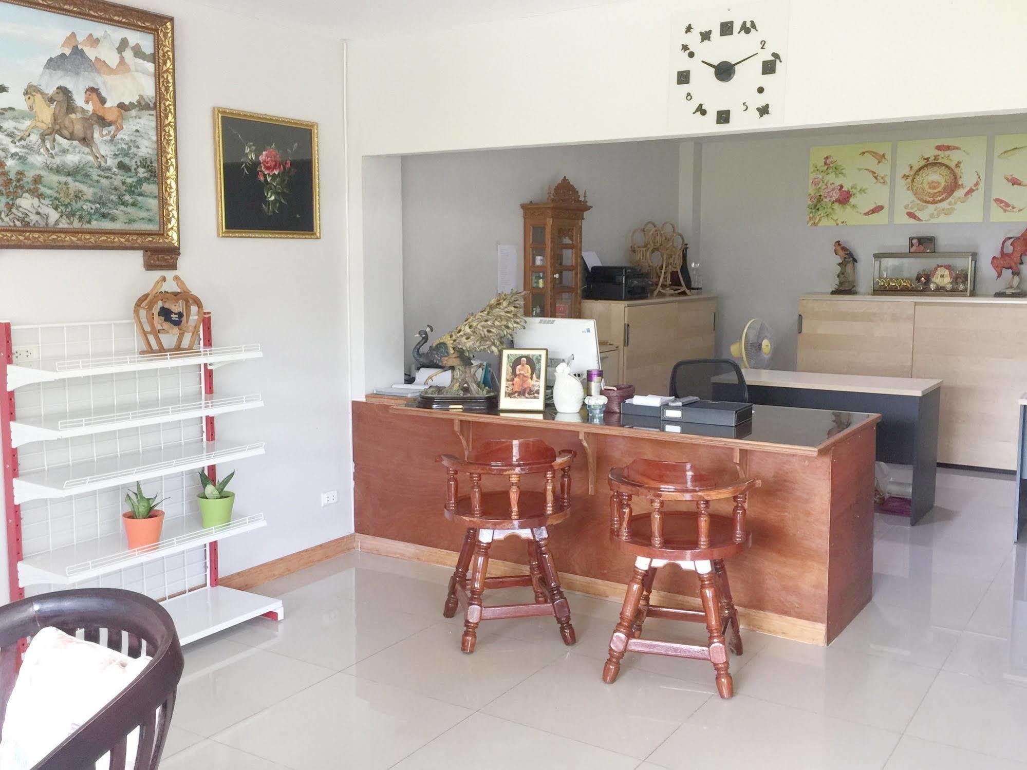 Baan Bangrak Residence Trang Buitenkant foto