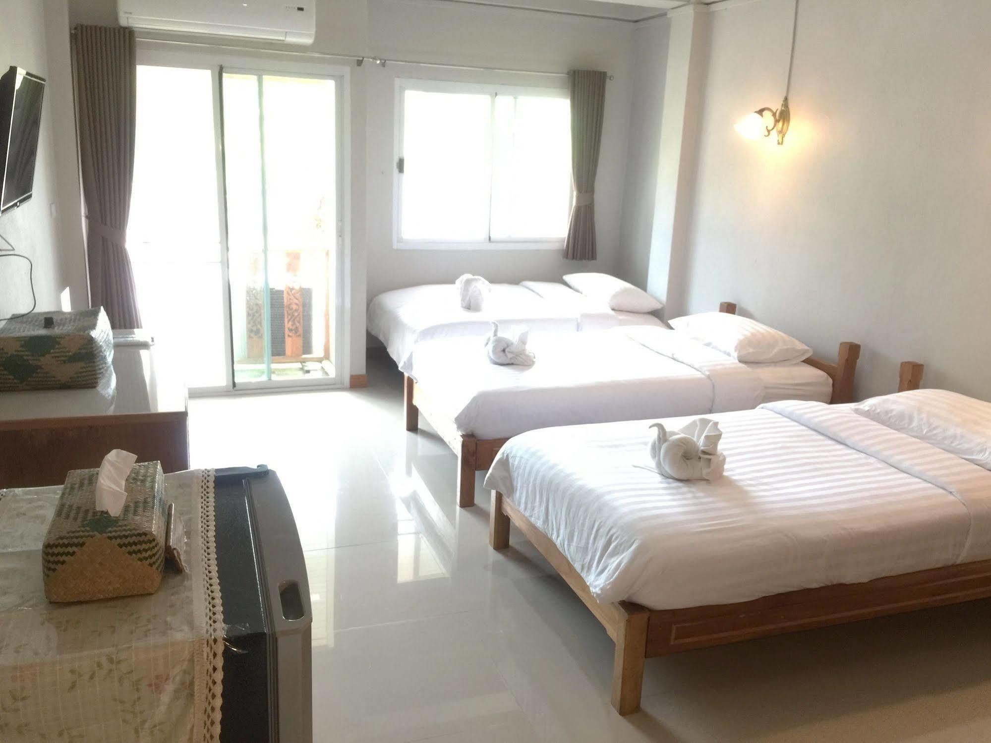 Baan Bangrak Residence Trang Buitenkant foto