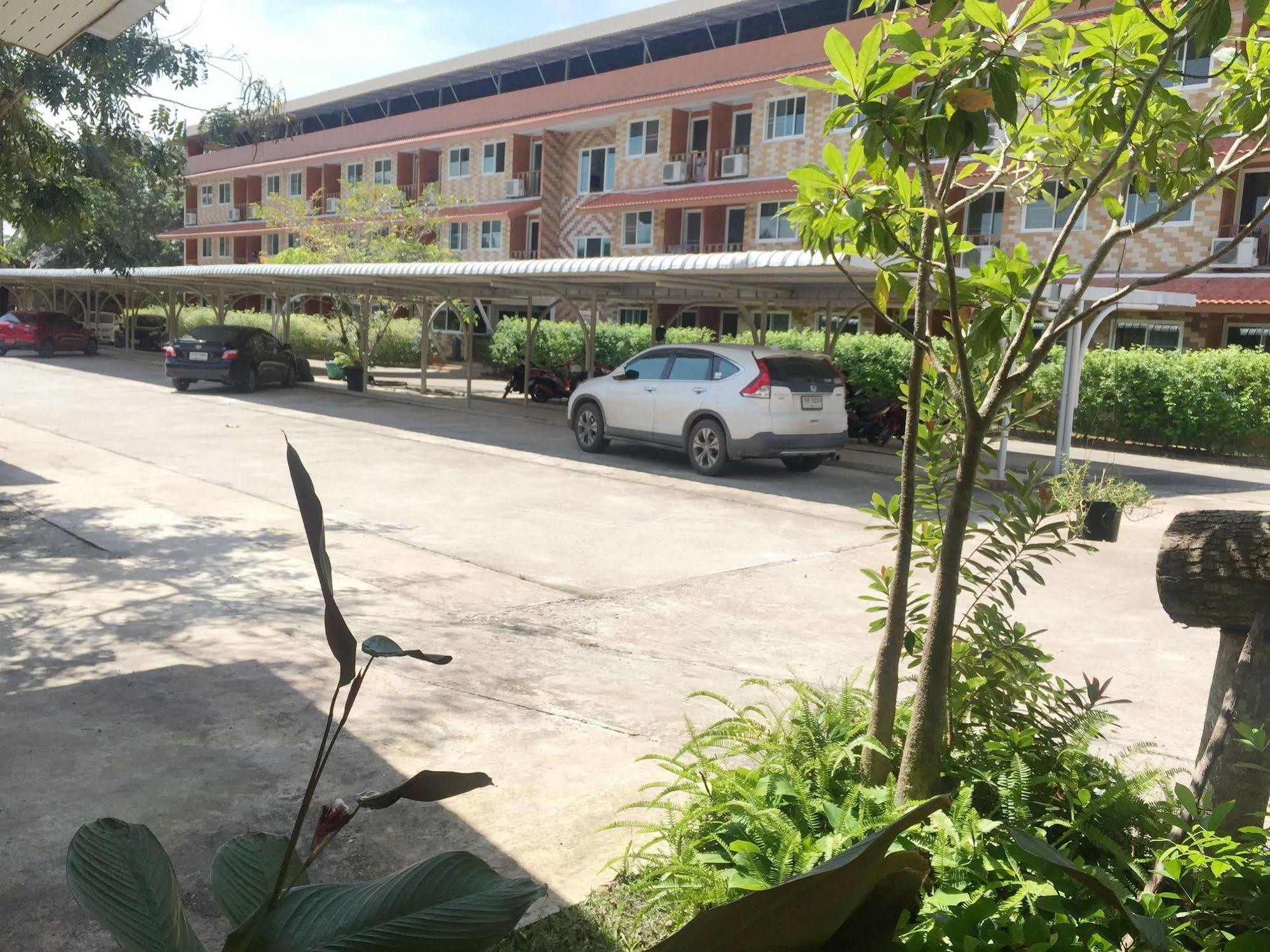 Baan Bangrak Residence Trang Buitenkant foto