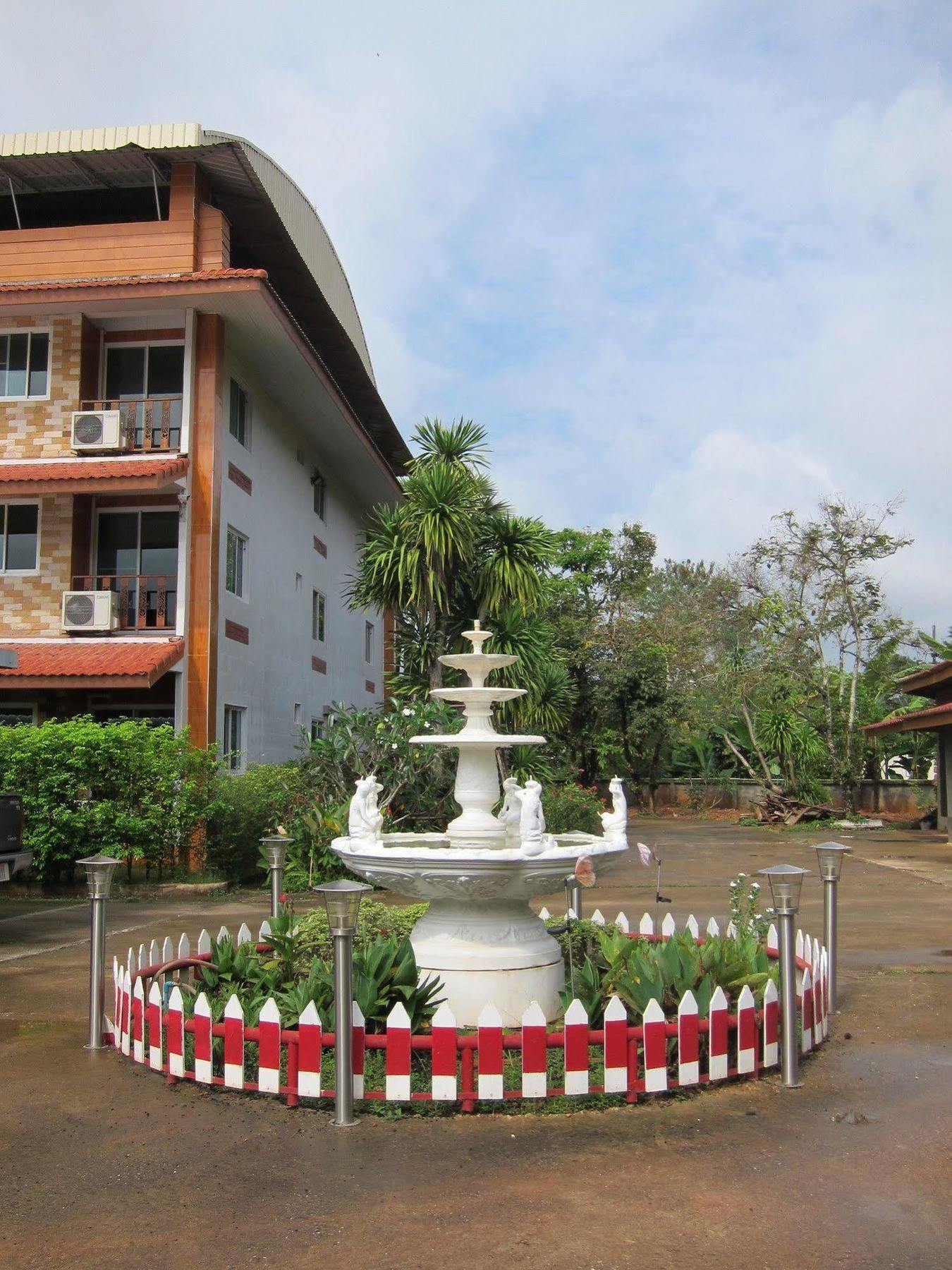 Baan Bangrak Residence Trang Buitenkant foto